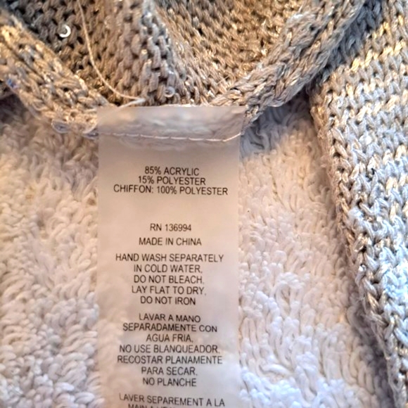 Sioni Layered Look Sparkly Silver Pullover Sweater Size Small - Picture 6 of 6
